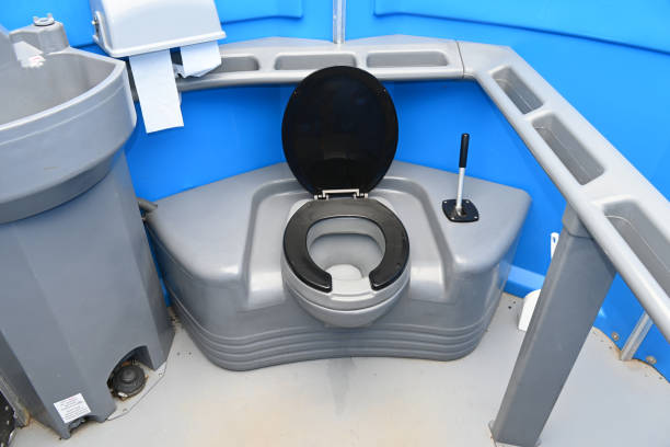 Best Porta potty delivery and setup  in Aquebogue, NY